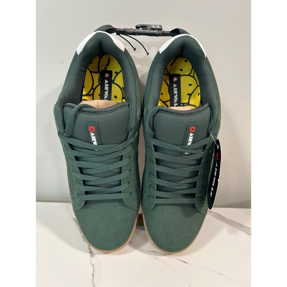 Airwalk Mens Green Skate Shoes Gum Sole Low Top Sneakers Streetwear Size 12 NEW